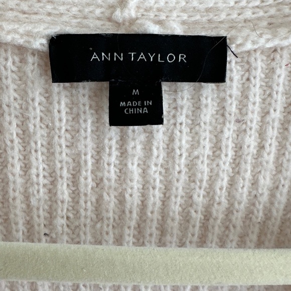 Ann Taylor Deep V-Neck Knit Sweater, Layering Sweater, Blush Pink, Size Medium - Picture 8 of 15